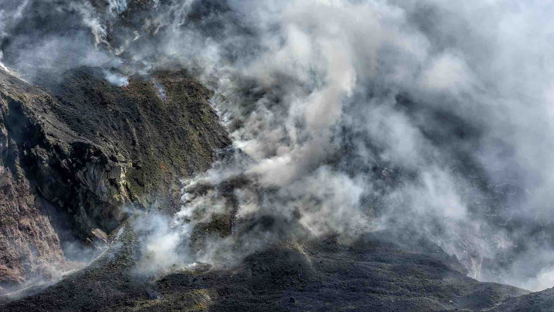 Indonesia's Ruang volcano erupts, sparks highest alert status